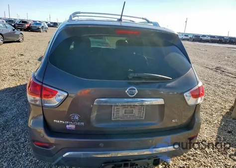 2015 Nissan Pathfinder S z USA, uszkodzony, nr VIN 5N1AR2MN2FC604793